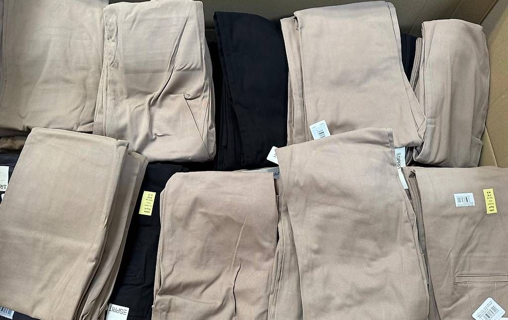 Pantaloni: 1950x Esprit / EDC by Esprit Jeans & Chinohosen - A-Ware – Nuovo (secondo la descrizione) da Ried (Muotathal) venduto da tz2_zfk6 3
