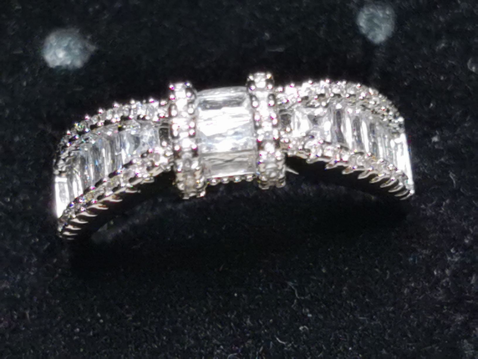 Ringe: Damen Ring Durchmesser 17 mm – Neu und originalverpackt aus Schlieren von vlalif
