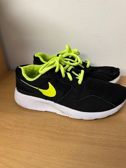 Nike Scarpe da uomo: Baskets Nike en superbes état 37.5 – Usato da Muraz (Collombey) venduto da dor_hp2w