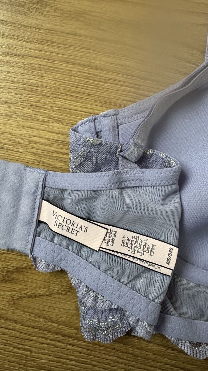 Victoria's Secret Altra biancheria intima: Lila Victoria Secret Sequin Bra – Usato da Dinhard venduto da emi_6jdk 2