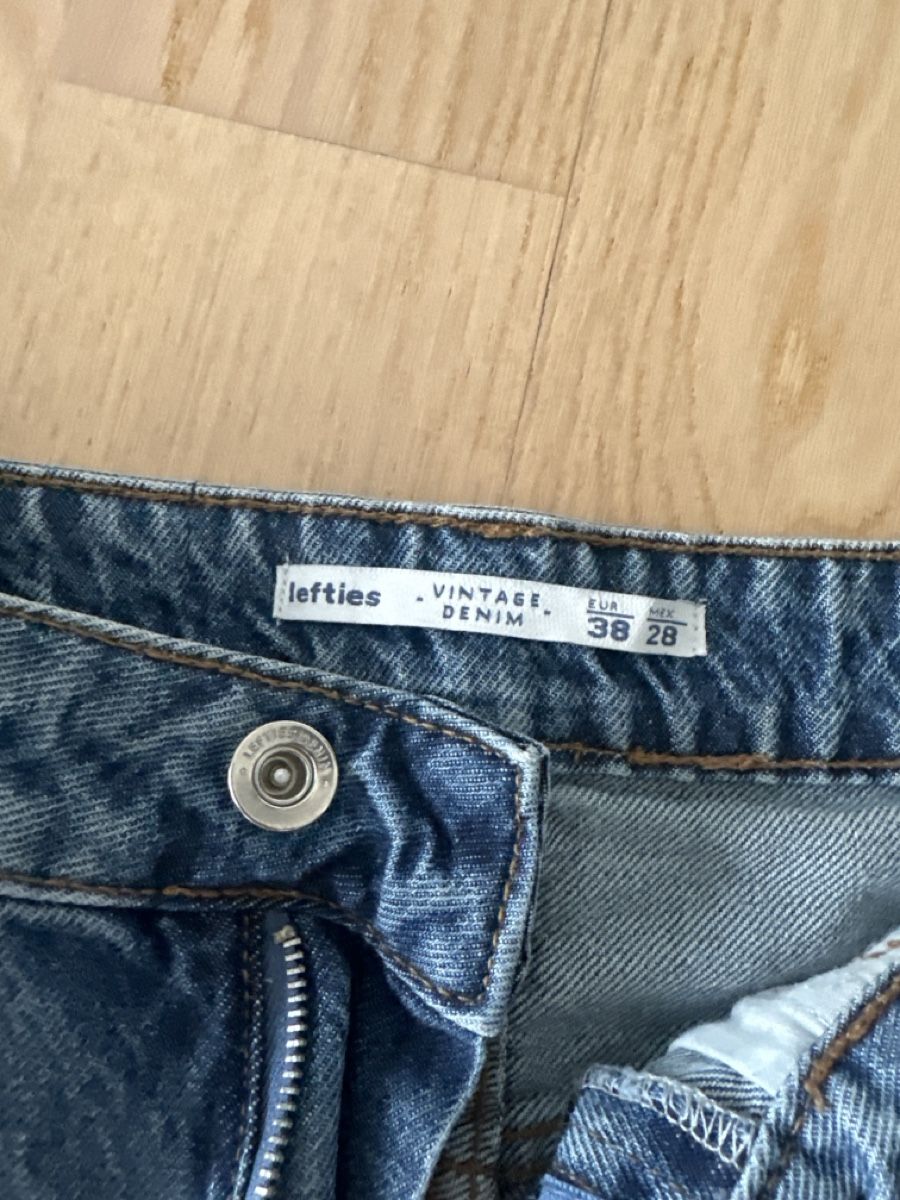 Jeans: Jeans Shorts – D'occasion à Pfäffikon SZ par JasminS. 1