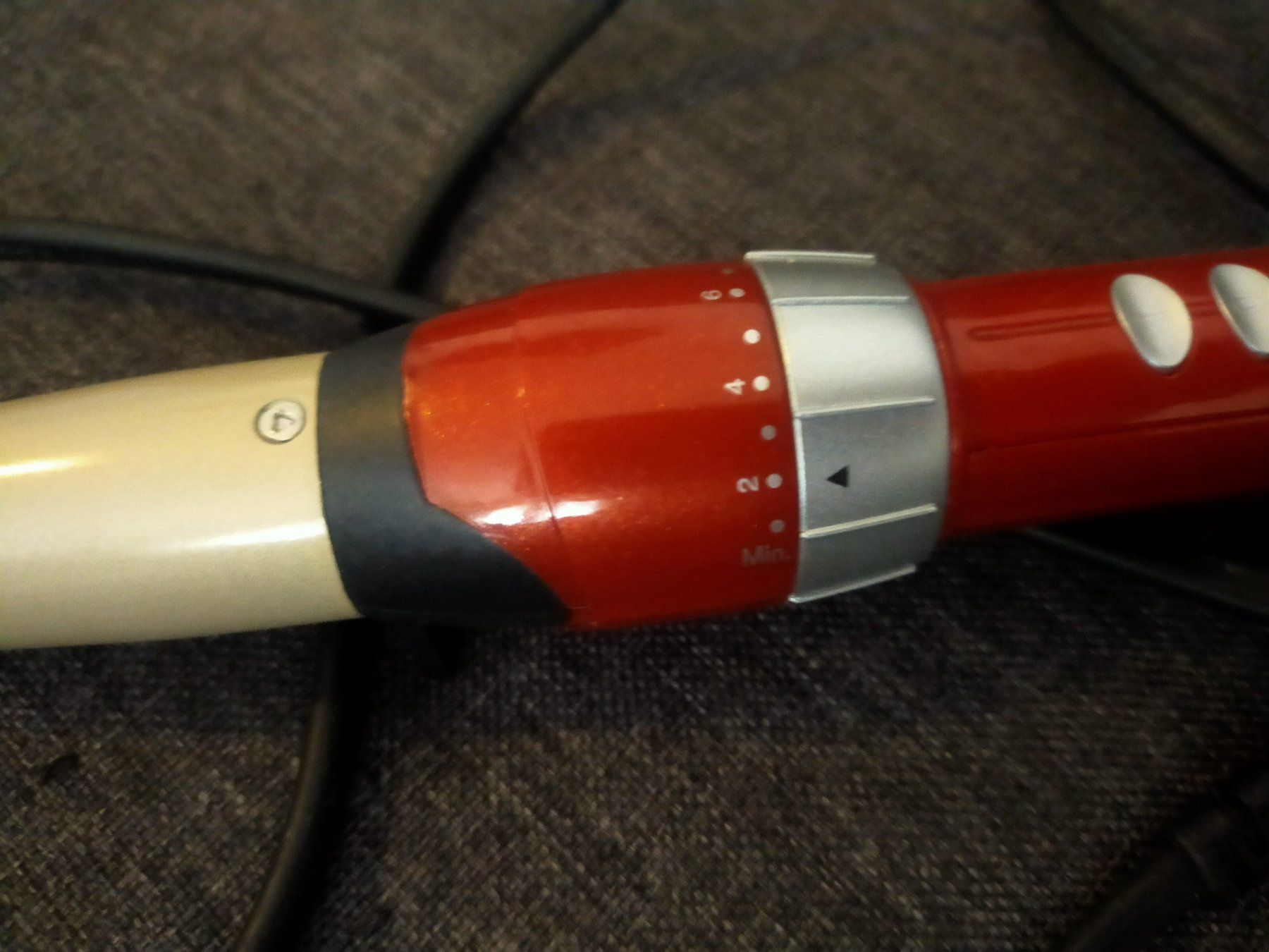 BaByliss Piastre & Arricciacapelli: Kegellockenstab / konischer Lockenstab – Usato da Tägerig venduto da mikky02 2