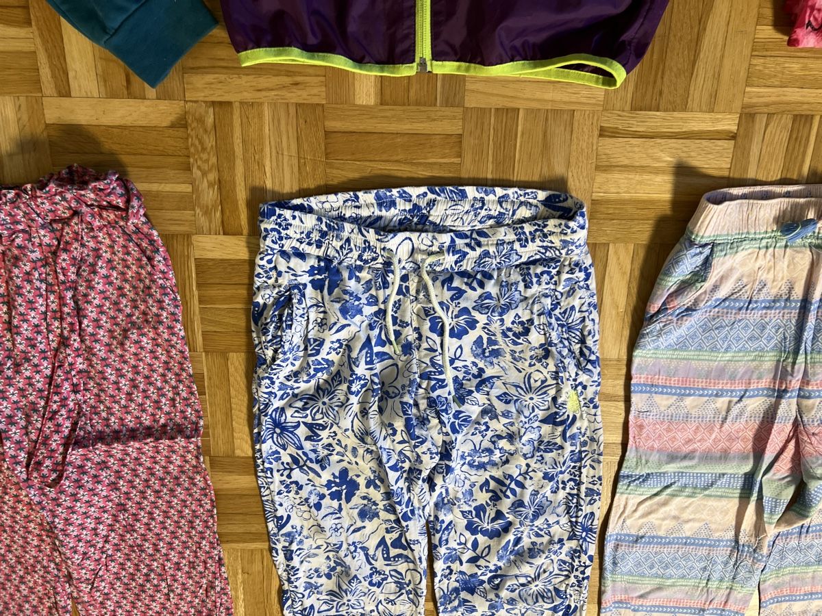 Lotti & Set di vestiti: Kinderkleider Paket Mädchen, Gr. 134/140 – Usato da Zuchwil venduto da Commander0 7