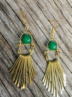 Messing Ohrhänger mit grüner Glasperle - boho- gipsy- ethnic
