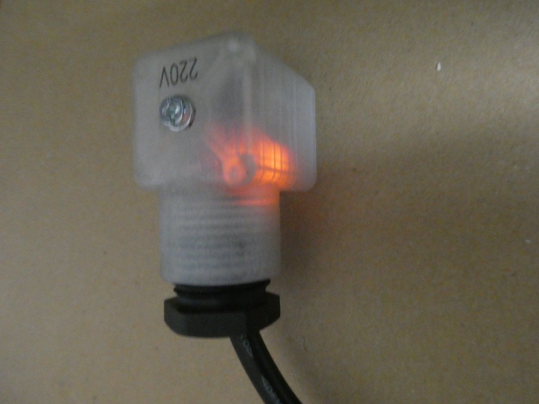 Componenti elettronici: SMC Ventilstecker 230V ( 2Stk.) – Nuovo (secondo la descrizione) da Fulenbach venduto da Hach0 6