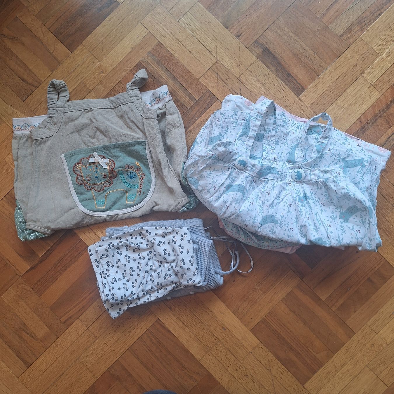 C&A Lotti & Set di vestiti: 6-teilige Kleiderpaket Mädchen Grösse 74 – Usato da Fribourg venduto da lf87