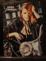 Sophia Thomalla - handsignierte Autogrammkarte