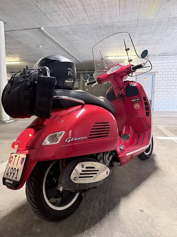 Scooters: Vespa GTS 300 rossa – Gebraucht aus S. Antonino von eng_c5pp 1