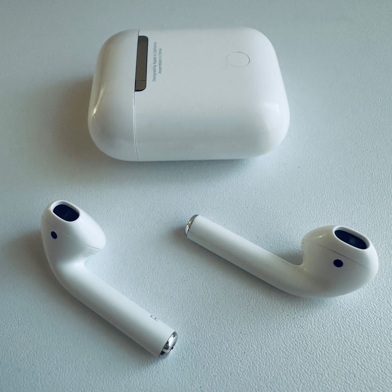Apple Cuffie: Original Apple AirPods 2 Kopfhörer Wireless Lightning Kabel – Usato da Basel venduto da MY.AIRPODS.SHOP 5