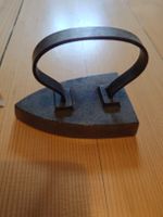 Antikes Deko Mini-Bügeleisen, schwer,  7cm H, 9cm L, 6cm B