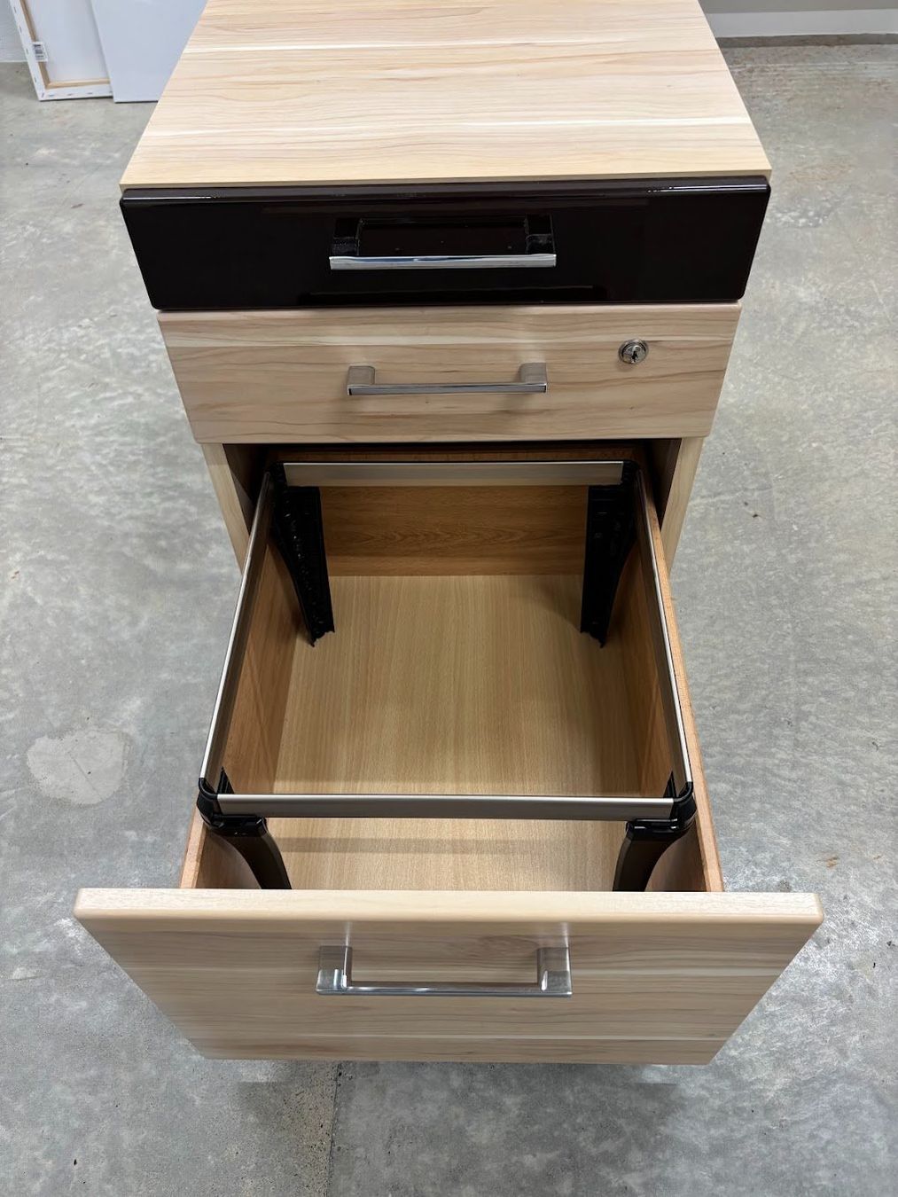 Schreibtische: Eckschreibtisch inklusive Rollcontainer – Gebraucht aus Oberkirch LU von jK__ 2