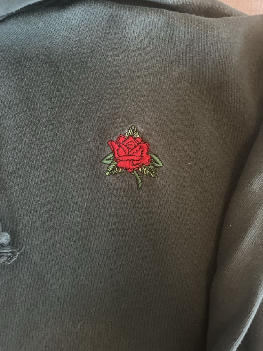 H&M Maglioni & Felpe: hoodie olivgrün – Usato da Zürich venduto da Zhau.53 1