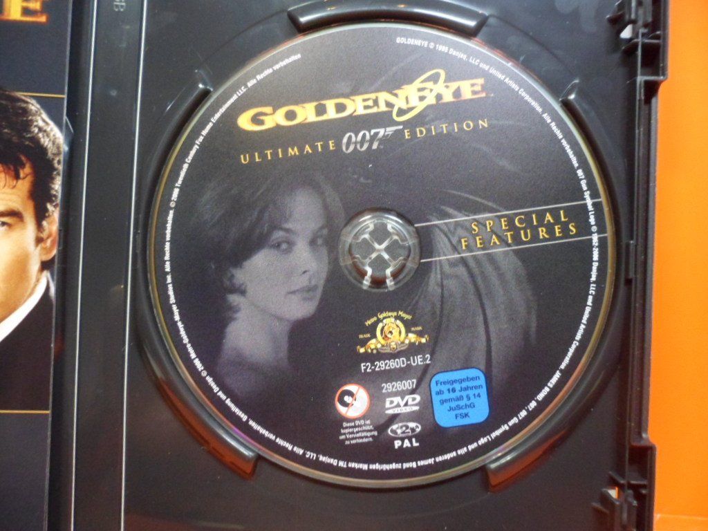 Tutti i DVDs: DVD  JAMES  BOND  Goldeneye   ULTIMATE EDITION   2  Disc Set – Usato da Langnau i. E. venduto da mar_hw58 3