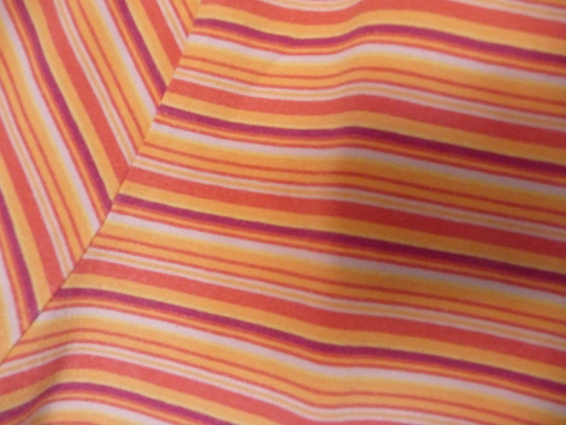Laura Ashley T-Shirts: T'Shirt laura ashley – Gebraucht aus Kirchberg BE von lavendel02