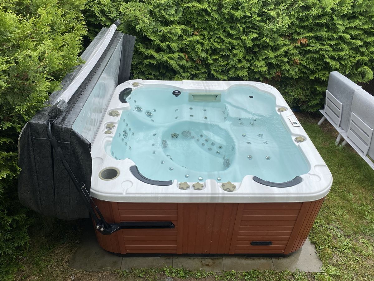 Whirlpool: Whirlpool / jacuzzi Balboa – Gebraucht aus Amriswil von