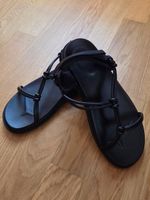 Uniqlo Sandalen