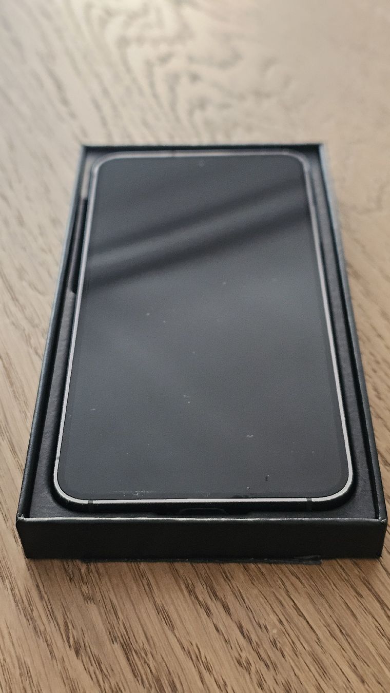 Samsung Telefoni cellulari / Smartphones: Samsung Galaxy S23 – Usato da Penthalaz venduto da benybeny11