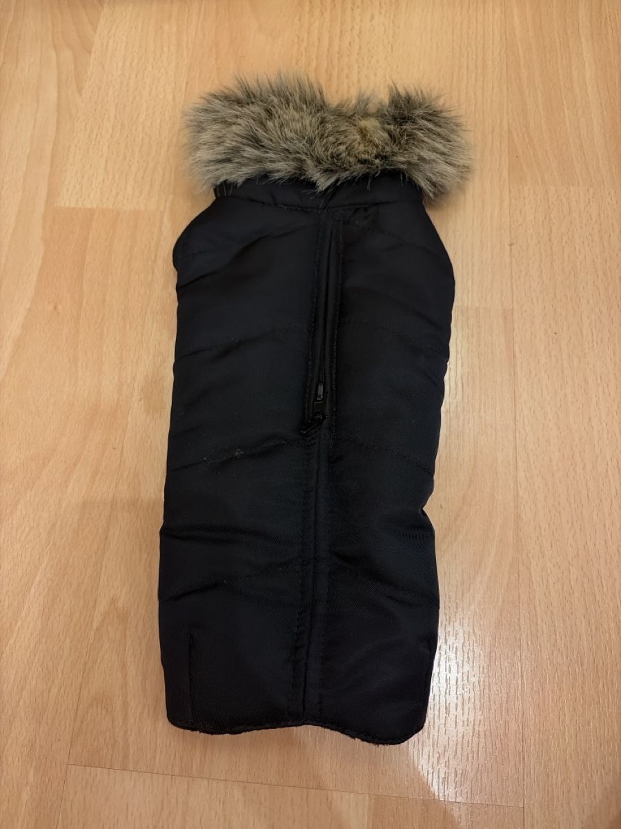 Abbigliamento: Hundemantel schwarz Grösse 25cm neu – Nuovo (secondo la descrizione) da Walenstadt venduto da Smokyboy