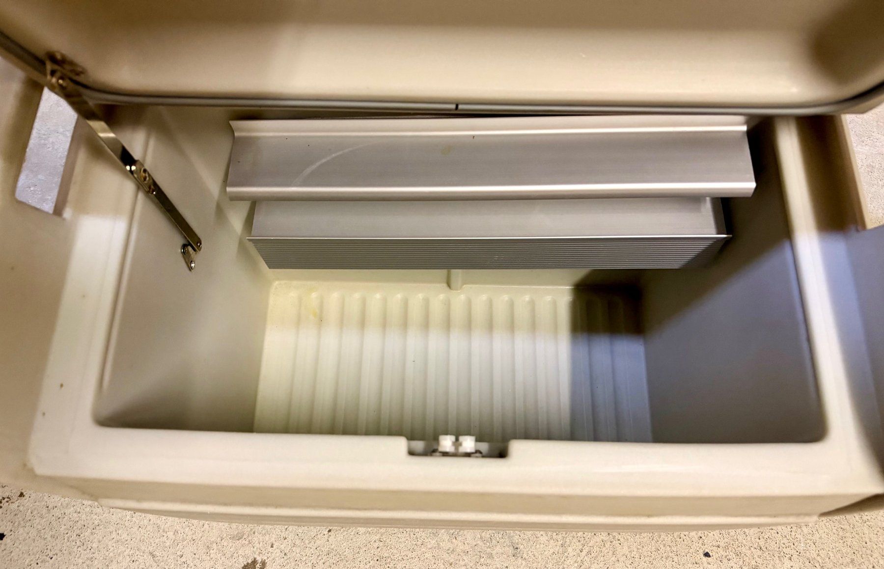 Electrolux Frigoriferi: Frigo de camping – Usato da Perly venduto da inf_jnp6 3