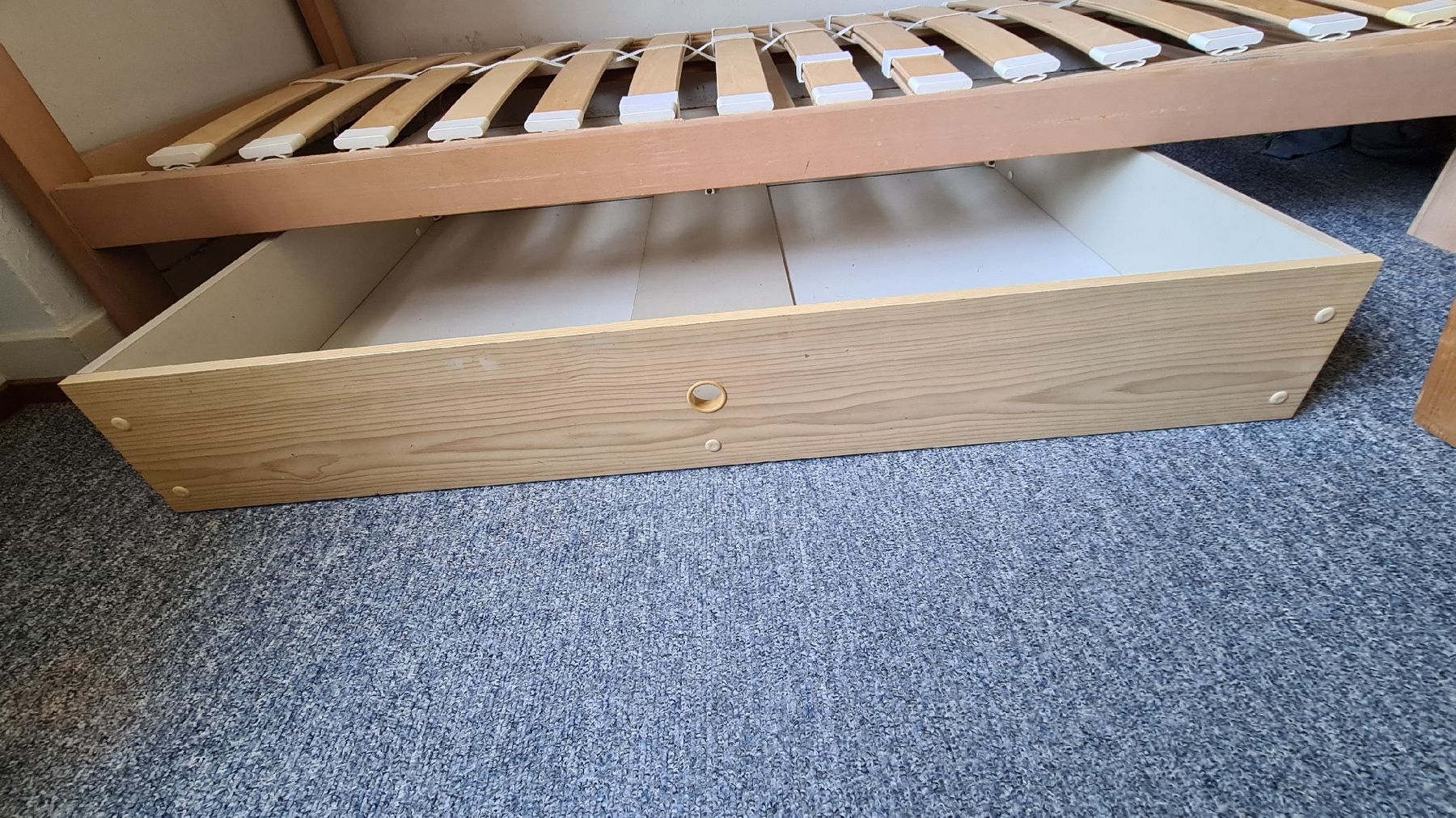Ablagesysteme: Bett-Schublade – Gebraucht aus Winterthur von Noki44 1