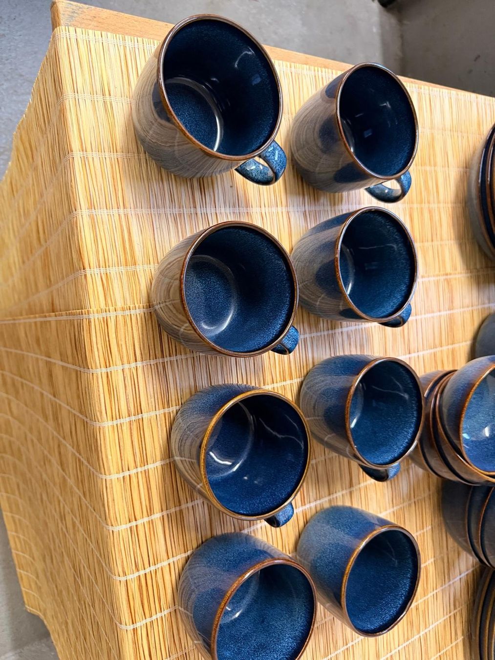 Ikea Set di piatti: Geschirrset Ikea blau mit braunem Rand – Usato da Mellingen venduto da Oliviampm