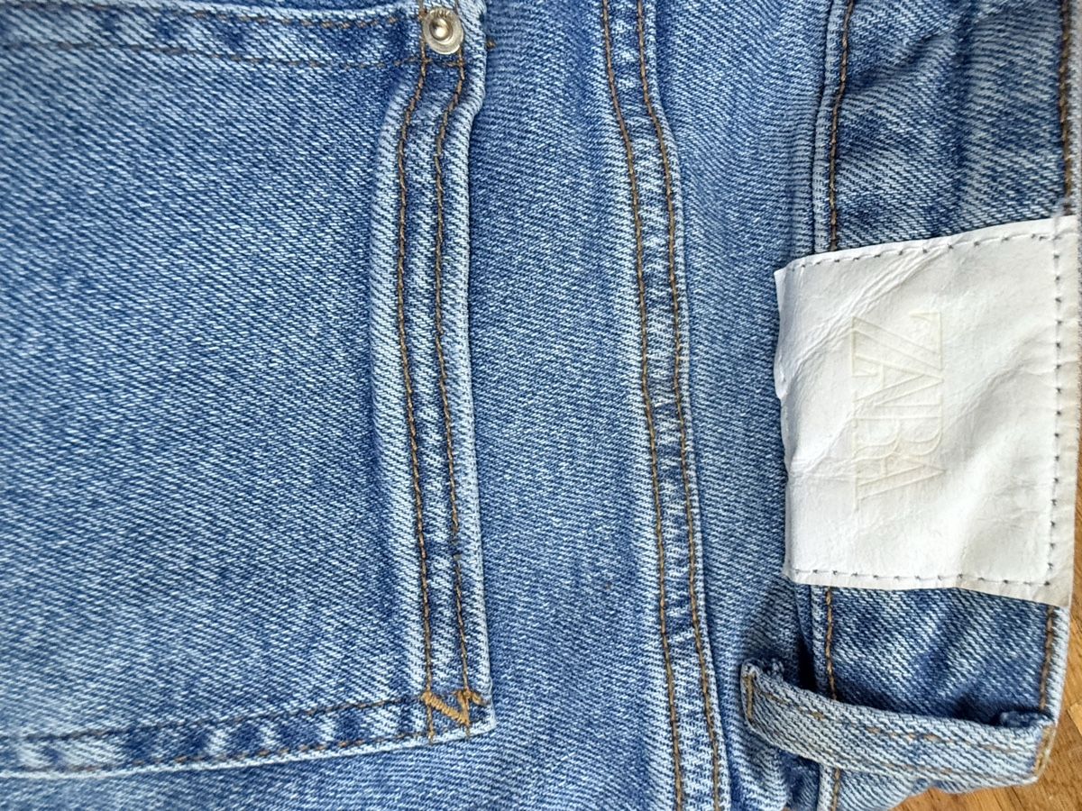 Zara Jeans: Zara flared Jeans, size 36 – Nuovo (secondo la descrizione) da Wädenswil venduto da BebaGlow 2