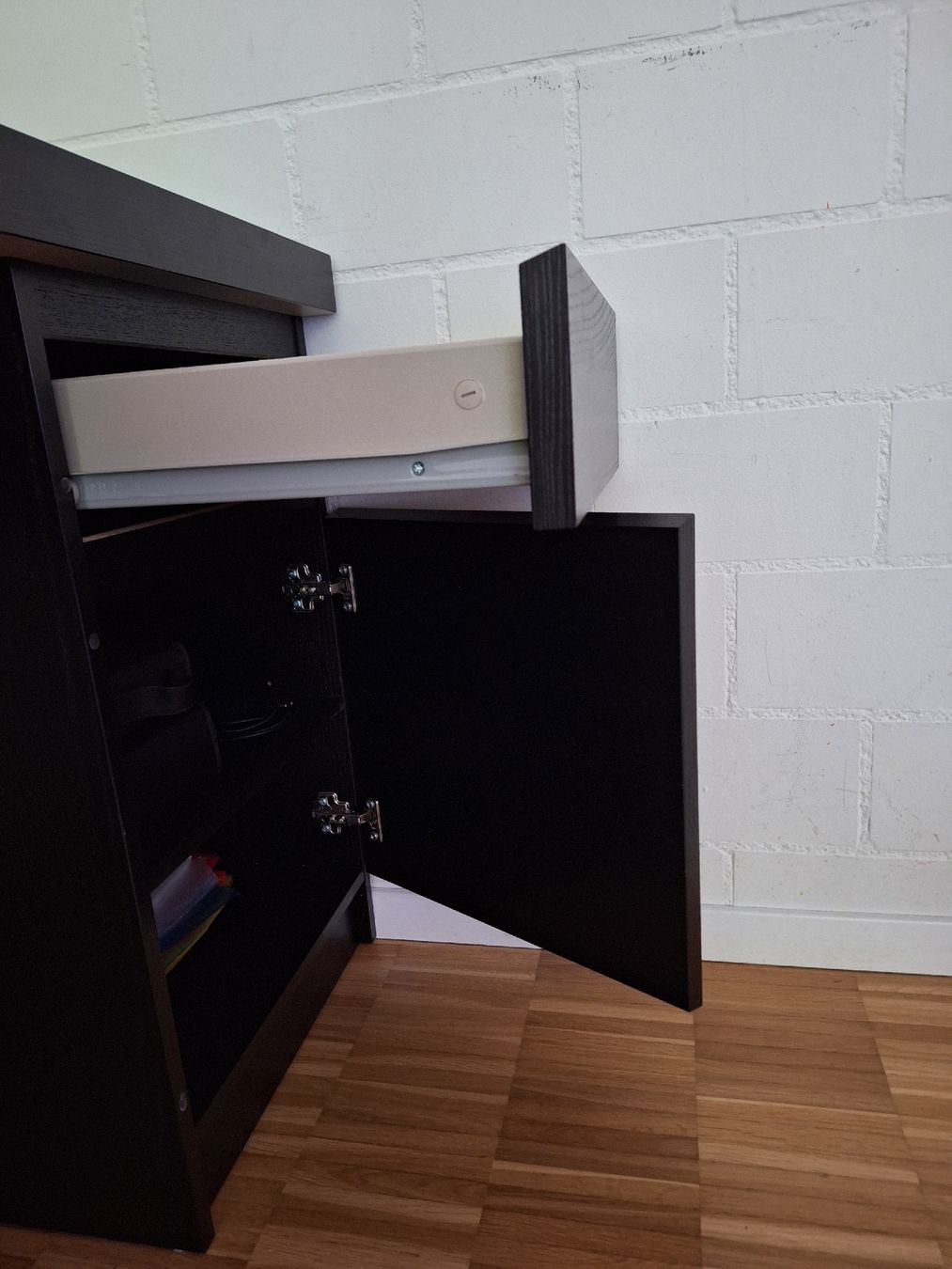 Ikea Scrivanie: Schreibtisch neuwertig – Usato da Münchenbuchsee venduto da pura___vida 2