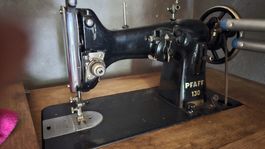 Antike Nähmaschine PFAFF 130 mit Unterschrank und Fusspedal