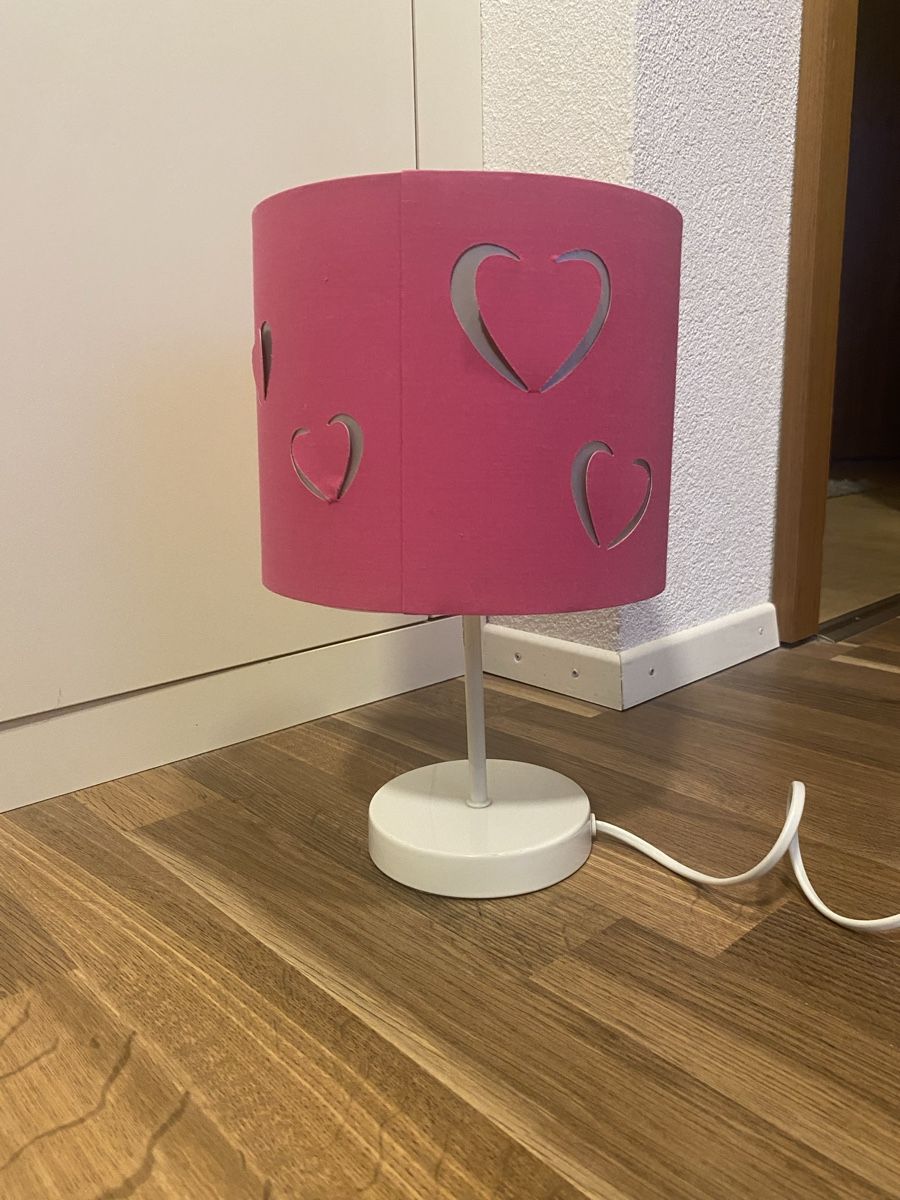 Lampes: Nachttischlampe mit Herzen – D'occasion à Frick par mhu_q5w8 1