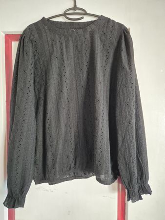 Schwarze spitzen Bluse Langarm Grösse L