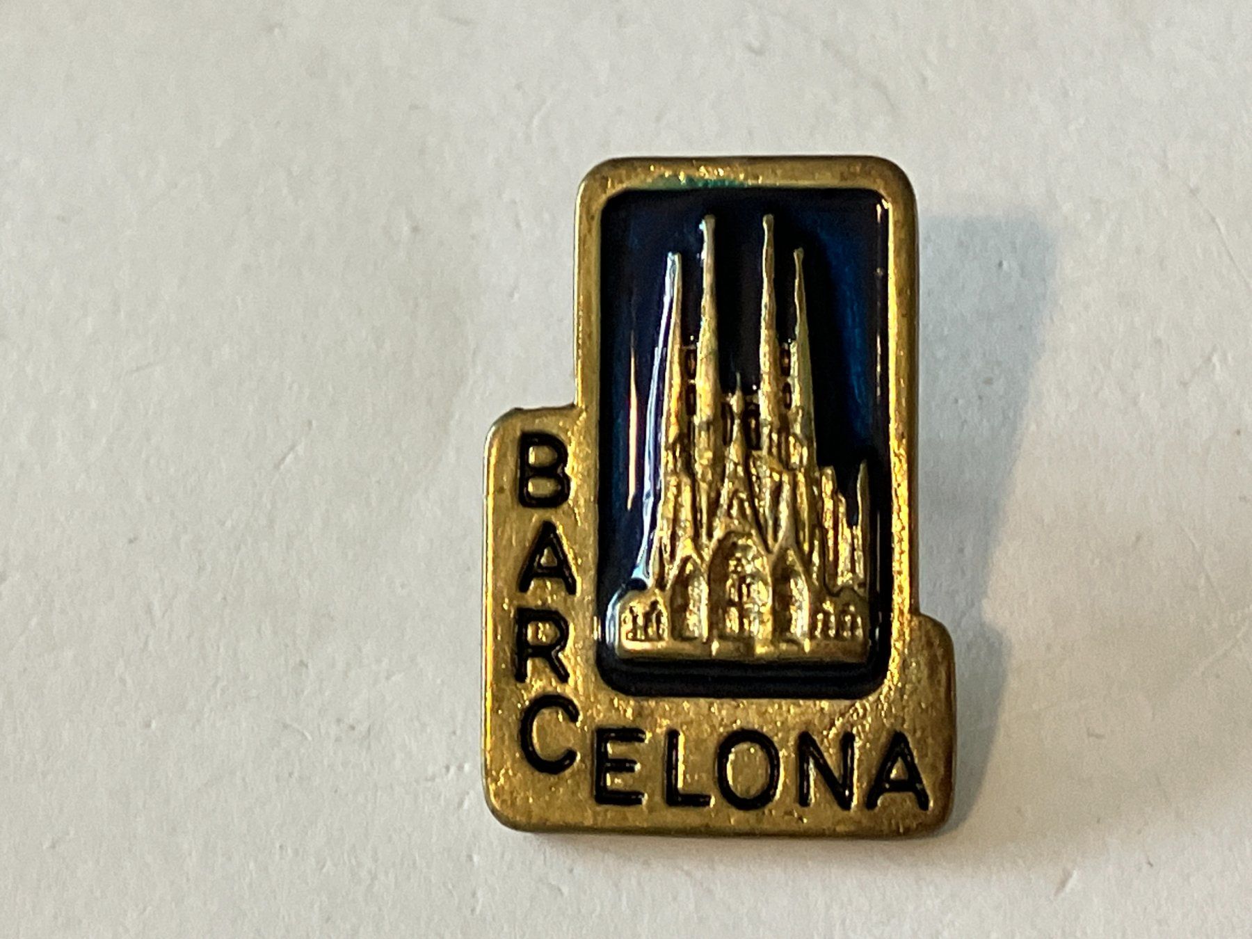 Plaketten & Abzeichen: 1 Pin Barcelona – Gebraucht aus Basel von djwwpp