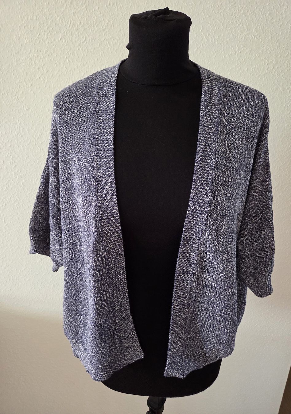 C&A Giacche: Damen Strickjacke blau kurzarm  – Usato da Lupfig venduto da olivenbaeumli
