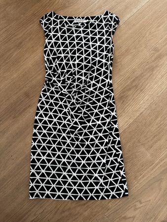 Fox's Sommerkleid, Grösse 34, schwarz-weiss gemustert.