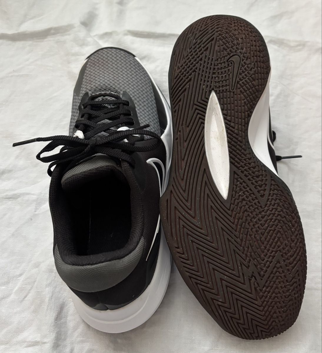 Nike Scarpe da uomo: Nike Precision 6 Basketball, Grösse 44 – Usato da Dietlikon venduto da Babies02 2
