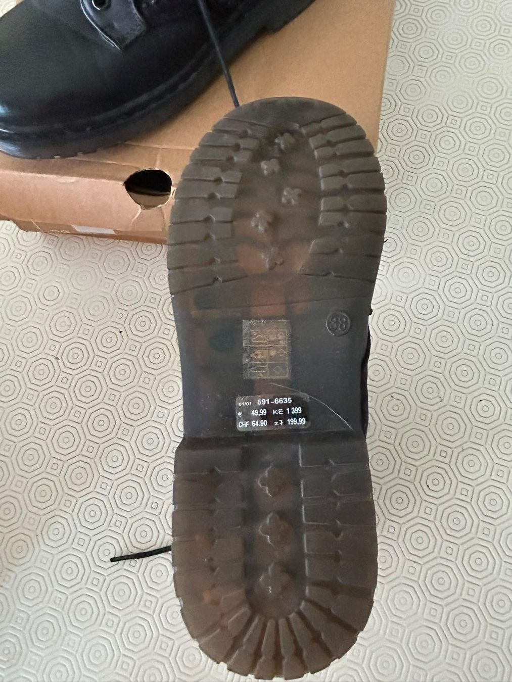 Scarpe da donna: Anfibio borchie strass nere n.38 Bata – Nuovo e nell'imballaggio originale da Melano venduto da H-Sara 2