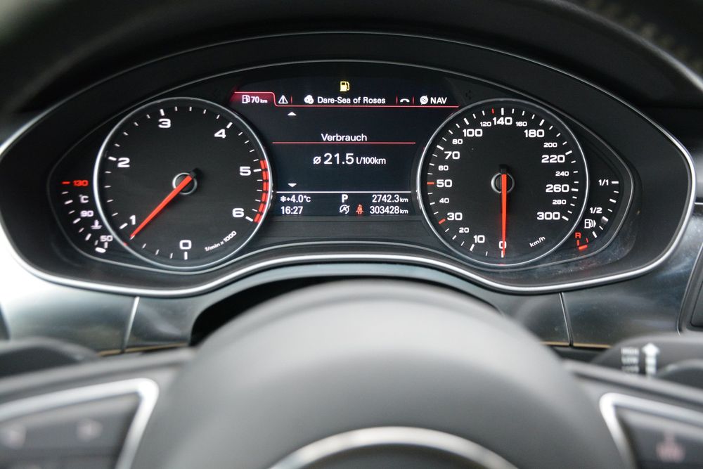 AUDI A6 AVANT  QUATTRO 3.0 TDI AB PLATZ 7