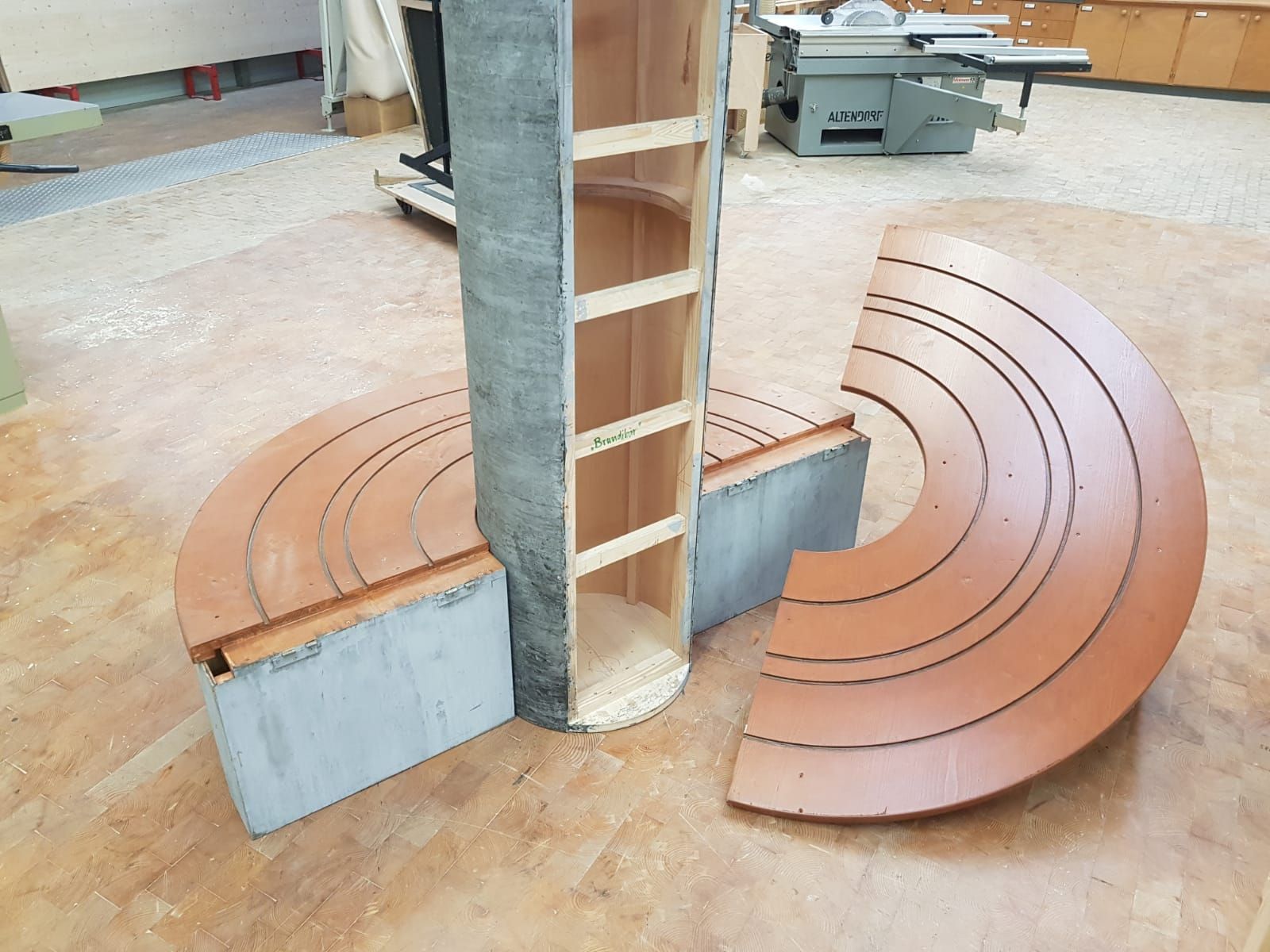 Sculture & Statue: Säule ohne Bänke – Usato da Boll venduto da Fabischa 3