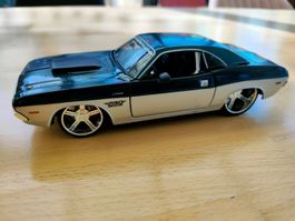 Schönes Dodge Challenger R/T Modellauto , MAISTO , 1/24