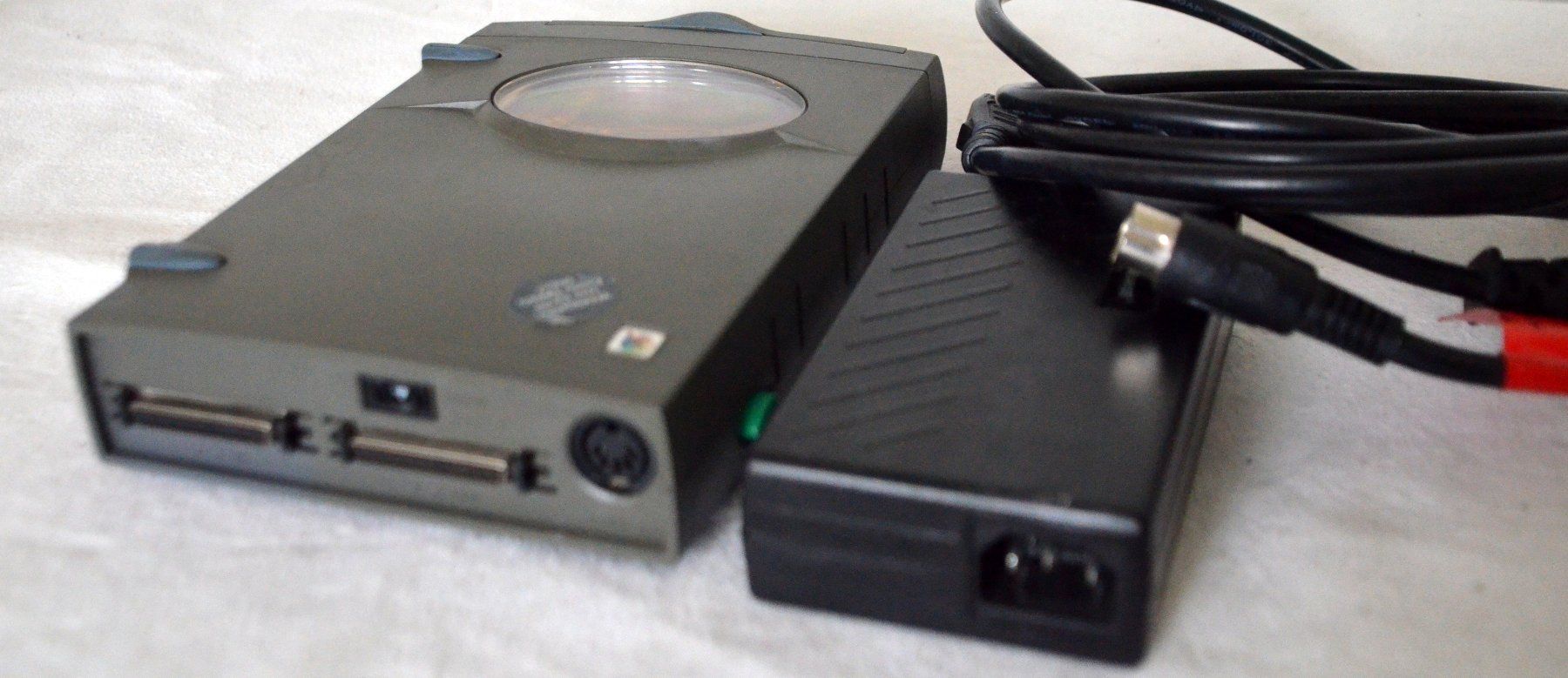 Dischi rigidi: SyQuest SyJet 1.5GB External Drive – Usato da Collonges venduto da arashee 3
