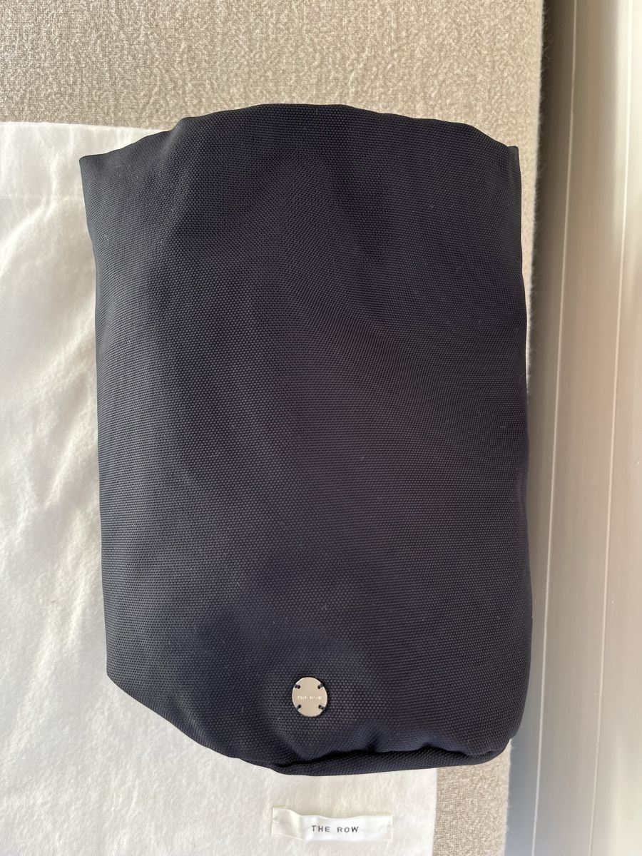 The Row Borse: The Row Nylon Clutch schwarz – Nuovo (secondo la descrizione) da Zürich venduto da ehupp 7