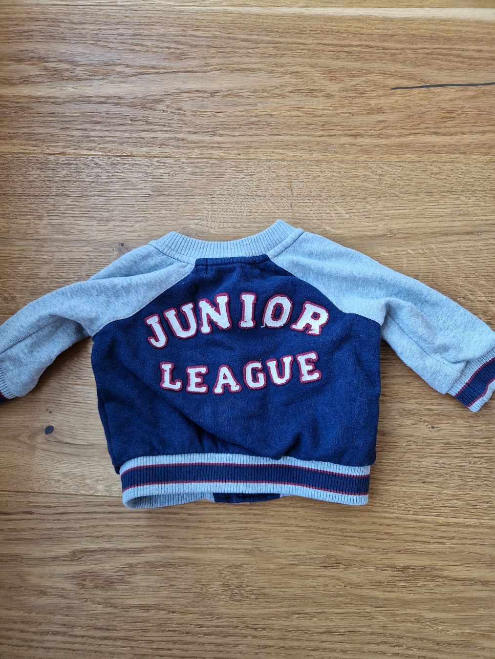 H&M Vestes & Manteaux: Baby Baseball Jacke Grösse 68 – D'occasion à Eschenbach SG par SanFranciscoCalifornia 2