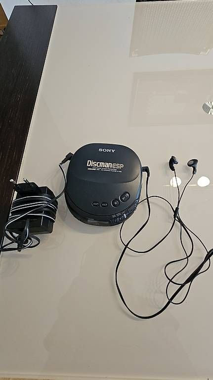 Lettore multimediale portatile: Sony Discman – Usato da Meggen venduto da ine_ww96