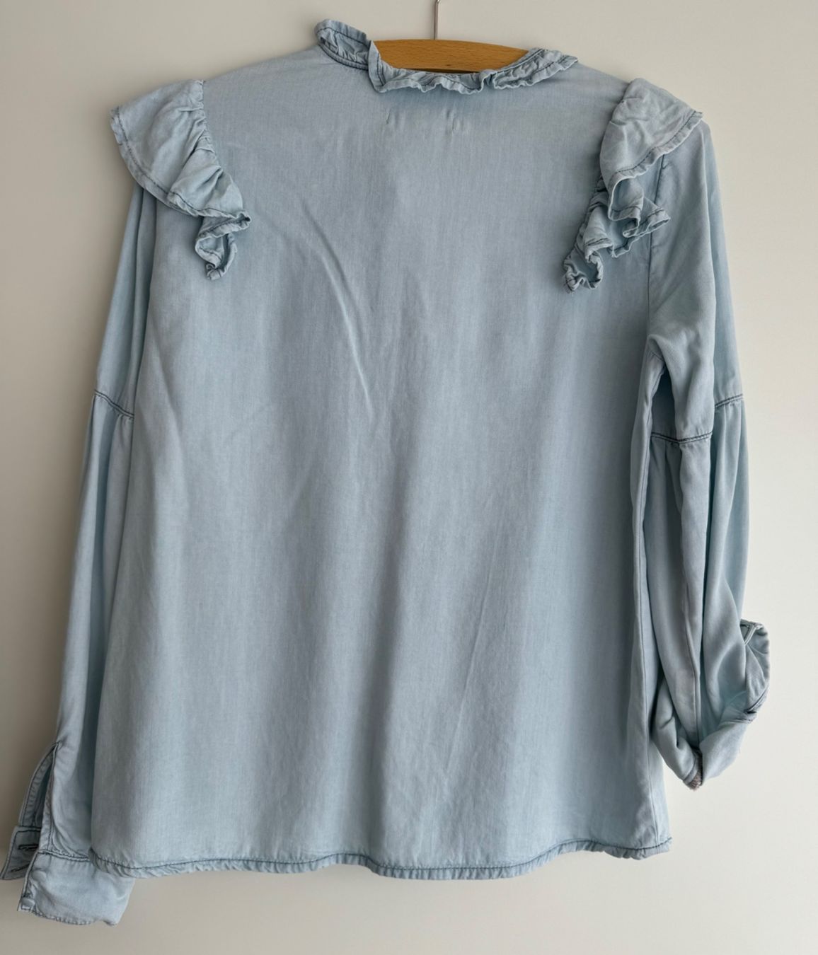 Blusen: Jeansbluse von motivi, Grösse 36 – Gebraucht aus Bachenbülach von Elcomaster 1