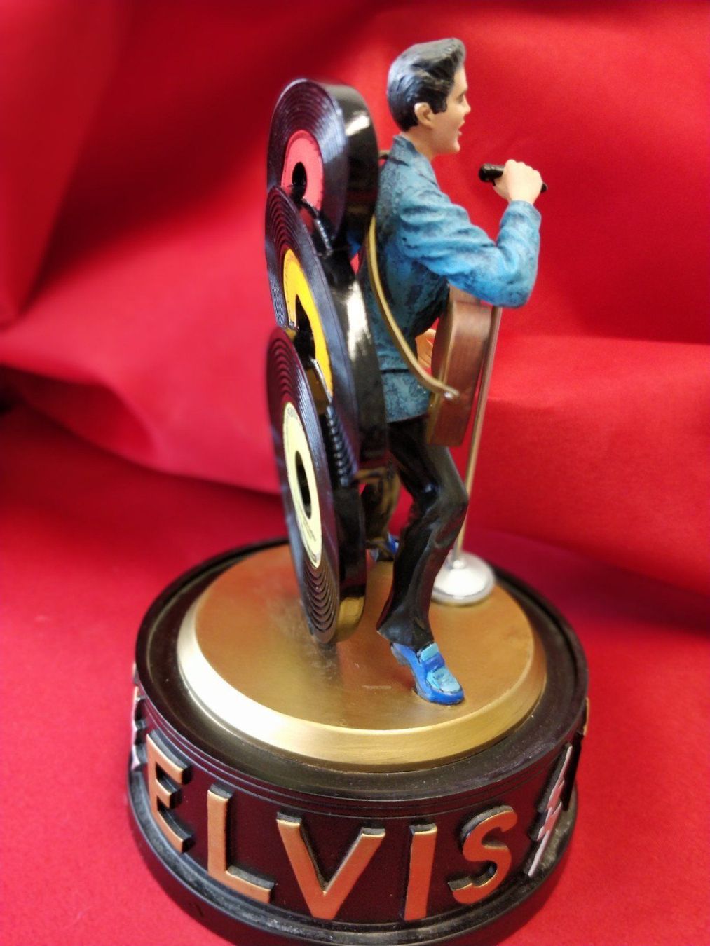 Figurines: ELVIS PRESLEY "BLUE SUEDE SHOES" Figur -1999 EPE – Neuf (Voir description) à Baar par  3
