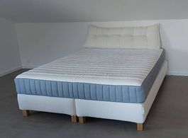 Lit de 160 cm acheté en 2025, très peu utilisé
