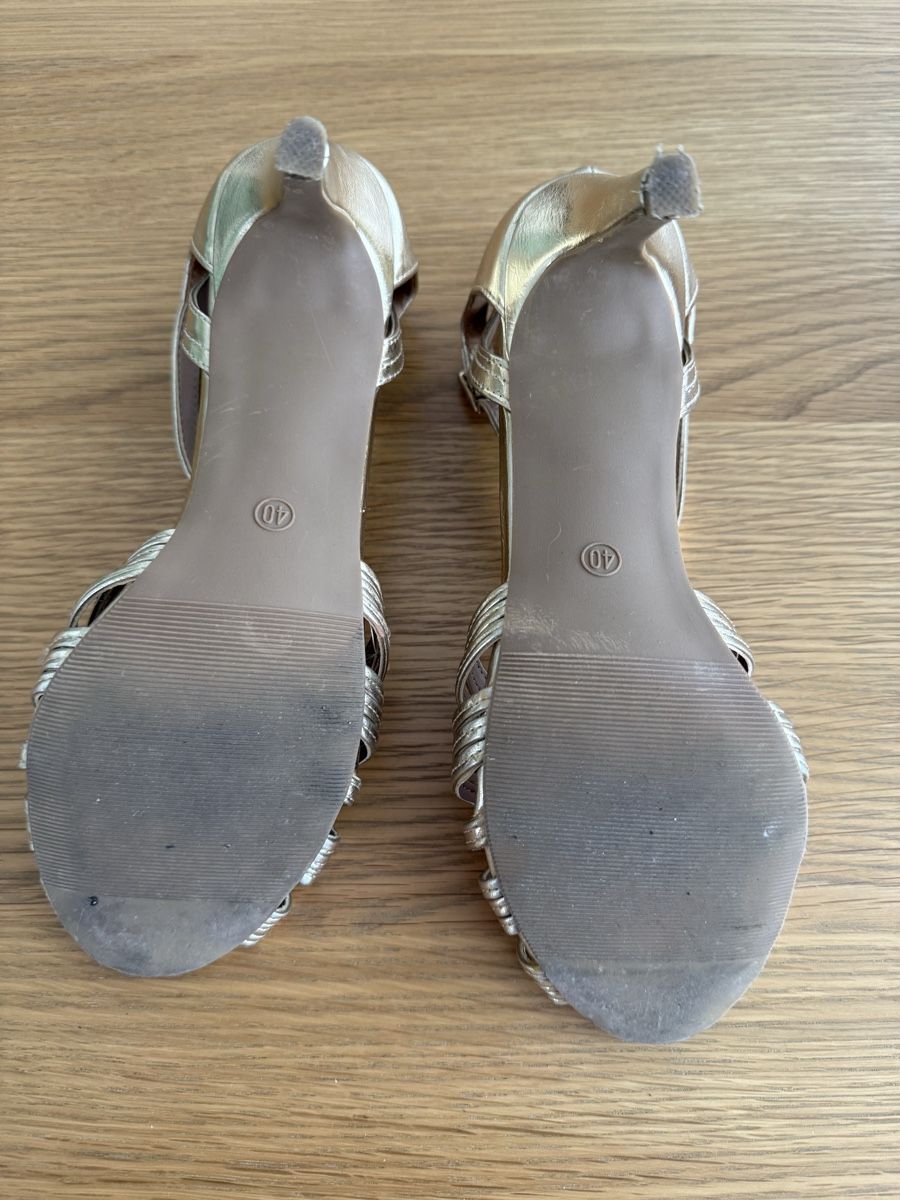 Scarpe da donna: Schuhe Gr. 40 – Usato da Zürich venduto da tzi_w9qk 2