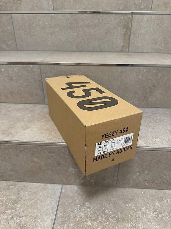 Scarpe da uomo: Original leere Yeezy 450 Schuhbox – Usato da Schübelbach venduto da Rahnmont 1