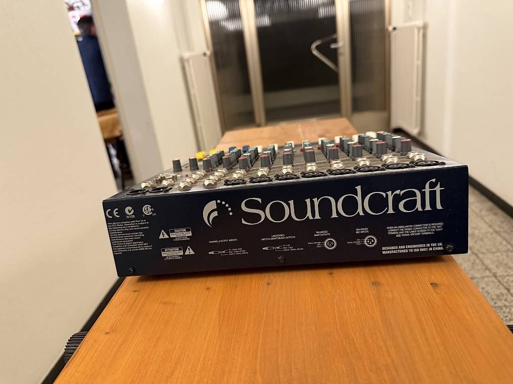Console di mixaggio: Soundcraft EPM8 Analogmixer – Usato da Pratteln venduto da cg4133 1