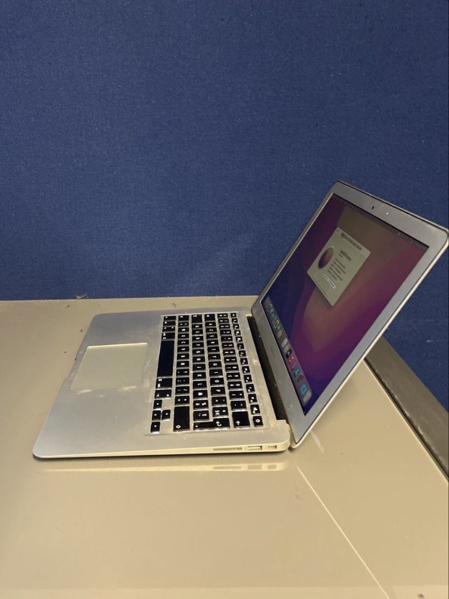 Apple Portables: MacBook Air zu verkaufen  #12 – D'occasion à adliswil par iri_8fjv 2