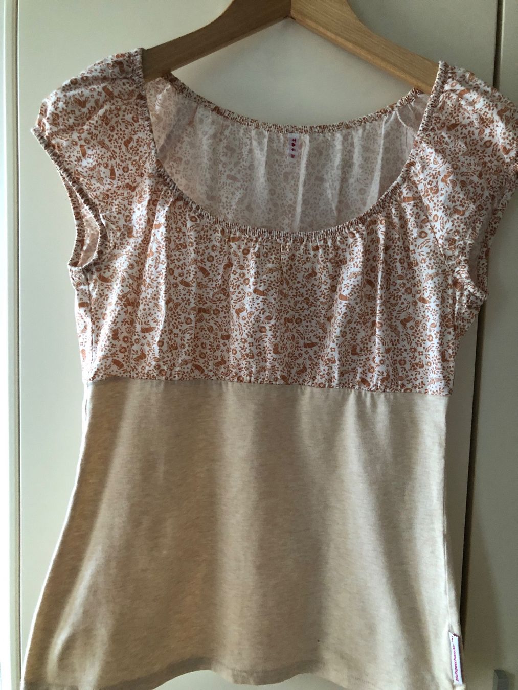 T-shirt: TShirt Blutsgeschwister neu, verspielt – Nuovo (secondo la descrizione) da davos Platz venduto da cla_qjb2